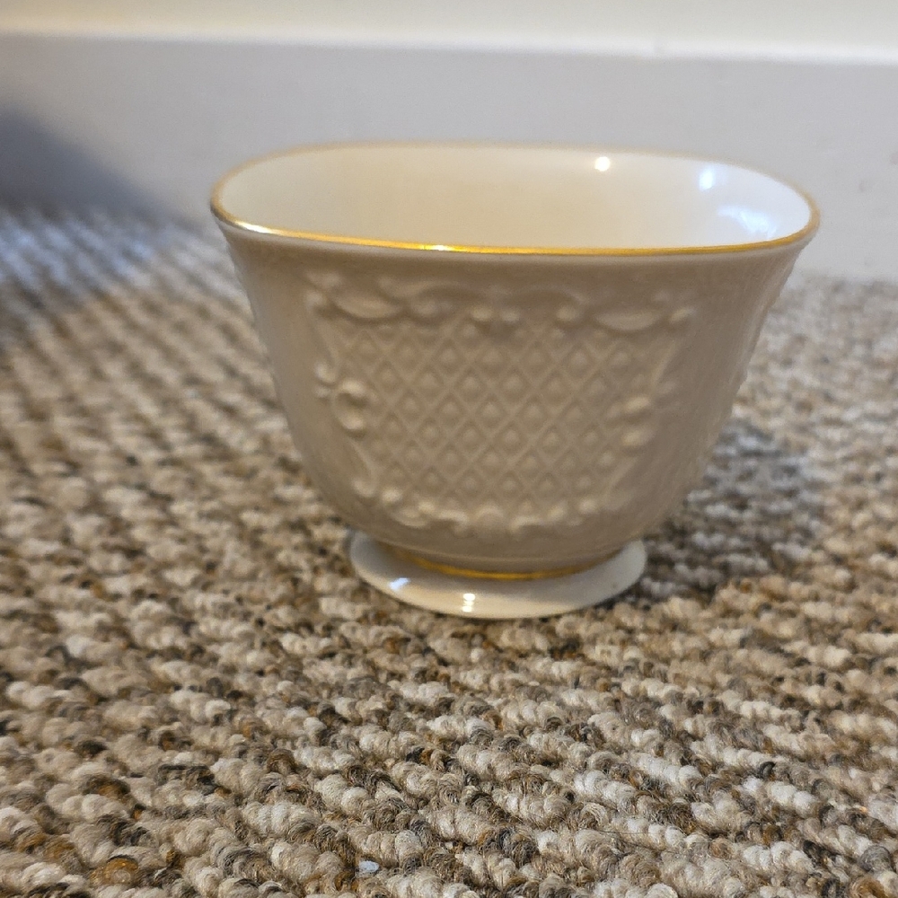Lenox Canterbury Square Gold Trim Candy Nut Dish Bowl